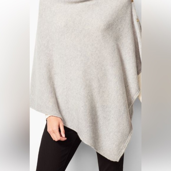Fincati Gray Cashmere Blend Asymmetrical Sweater Poncho OSFM NWT - Picture 11 of 11